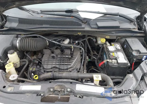 2011 Chrysler Town & Country Touring z USA, uszkodzony, nr VIN 2A4RR5DG0BR713131